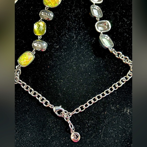 Beautiful Swarovski Crystal Necklace with Swan Logo 18" Long New Without Tags - Picture 3 of 6